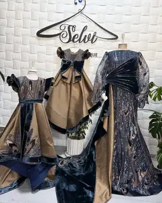 Türkmen fasonlar pombarh fasonlar Fasonlar 2025 fasonlar fason moda modalar Bezen bezen Türkmen fasonlar 2026 Türkmen fasonlar 2025 Türkmen fasonlar 2024 Türkmen fasonlar 2023 turkmenistan türkmenistan turkmen türkmen ashgabat  asgabat aşgabat balkan mary lebap dashoguz dasoguz daşoguz pombarh ponbarhat gulyupek gülýüpek stapel ştapel Gralan Çüýdeşen Abaýa Gadymy Krep Gurultaý 	Keteni Ýüpek Şifon Gipýur Lyon Welwet Atlas Kaşemir Streýç Suzana Ştapel Gülýüpek Pombarh Ýupka Gursakça Aksesuarlar Palto Penjek Okuw eşik Fata Sport eşik Uniforma Nakidka Öýme Şarf kompýuter ýaka ýaglyk Arenda köýnek 2nji el köýnek Taýyn köýnek Matalar Milli lybas milli lybaslar Toý köýnek Toý köýnekler toy koynek toy koynekler gundelik koynekler Gündelik	 
 köýnekler fata koynek Modern taze fason Eskiz koynektm turkmenkoynek türkmenkoynek fason moda moda fasonlar Iş eşik el iş	sada	ýakaly ýakasyz	keşdeli biserli	ýeňli giň nagyşly ýüregi açyk stoýka ýaka ýanly kombinasiýa 	zerli üsti aşak guşakly seçekli gysga ýeňli Panbarhat (Pombarh), Şifon, Şantu Toý köýnek ýakasyz, gysga ýeňli, kombinasiýa 17-25, 26-35, 35+ Gök, Goýy-gök, Goňur yaz, tomus