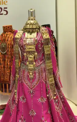 Türkmen fasonlar pombarh fasonlar Fasonlar 2025 fasonlar fason moda modalar Bezen bezen Türkmen fasonlar 2026 Türkmen fasonlar 2025 Türkmen fasonlar 2024 Türkmen fasonlar 2023 turkmenistan türkmenistan turkmen türkmen ashgabat  asgabat aşgabat balkan mary lebap dashoguz dasoguz daşoguz pombarh ponbarhat gulyupek gülýüpek stapel ştapel Gralan Çüýdeşen Abaýa Gadymy Krep Gurultaý 	Keteni Ýüpek Şifon Gipýur Lyon Welwet Atlas Kaşemir Streýç Suzana Ştapel Gülýüpek Pombarh Ýupka Gursakça Aksesuarlar Palto Penjek Okuw eşik Fata Sport eşik Uniforma Nakidka Öýme Şarf kompýuter ýaka ýaglyk Arenda köýnek 2nji el köýnek Taýyn köýnek Matalar Milli lybas milli lybaslar Toý köýnek Toý köýnekler toy koynek toy koynekler gundelik koynekler Gündelik	 
 köýnekler fata koynek Modern taze fason Eskiz koynektm turkmenkoynek türkmenkoynek fason moda moda fasonlar Iş eşik el iş	sada	ýakaly ýakasyz	keşdeli biserli	ýeňli giň nagyşly ýüregi açyk stoýka ýaka ýanly kombinasiýa 	zerli üsti aşak guşakly seçekli gysga ýeňli Keteni Toý köýnek TürkmenTextile Expo 2025 26-35, 35+ Gülgüne yaz, guyz