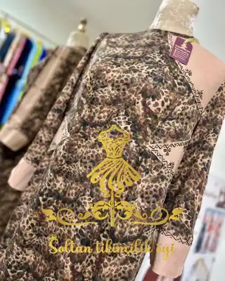 Türkmen fasonlar pombarh fasonlar Fasonlar 2025 fasonlar fason moda modalar Bezen bezen Türkmen fasonlar 2026 Türkmen fasonlar 2025 Türkmen fasonlar 2024 Türkmen fasonlar 2023 turkmenistan türkmenistan turkmen türkmen ashgabat  asgabat aşgabat balkan mary lebap dashoguz dasoguz daşoguz pombarh ponbarhat gulyupek gülýüpek stapel ştapel Gralan Çüýdeşen Abaýa Gadymy Krep Gurultaý 	Keteni Ýüpek Şifon Gipýur Lyon Welwet Atlas Kaşemir Streýç Suzana Ştapel Gülýüpek Pombarh Ýupka Gursakça Aksesuarlar Palto Penjek Okuw eşik Fata Sport eşik Uniforma Nakidka Öýme Şarf kompýuter ýaka ýaglyk Arenda köýnek 2nji el köýnek Taýyn köýnek Matalar Milli lybas milli lybaslar Toý köýnek Toý köýnekler toy koynek toy koynekler gundelik koynekler Gündelik	 
 köýnekler fata koynek Modern taze fason Eskiz koynektm turkmenkoynek türkmenkoynek fason moda moda fasonlar Iş eşik el iş	sada	ýakaly ýakasyz	keşdeli biserli	ýeňli giň nagyşly ýüregi açyk stoýka ýaka ýanly kombinasiýa 	zerli üsti aşak guşakly seçekli gysga ýeňli 