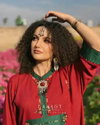 Türkmen fasonlar pombarh fasonlar Fasonlar 2025 fasonlar fason moda modalar Bezen bezen Türkmen fasonlar 2026 Türkmen fasonlar 2025 Türkmen fasonlar 2024 Türkmen fasonlar 2023 turkmenistan türkmenistan turkmen türkmen ashgabat  asgabat aşgabat balkan mary lebap dashoguz dasoguz daşoguz pombarh ponbarhat gulyupek gülýüpek stapel ştapel Gralan Çüýdeşen Abaýa Gadymy Krep Gurultaý 	Keteni Ýüpek Şifon Gipýur Lyon Welwet Atlas Kaşemir Streýç Suzana Ştapel Gülýüpek Pombarh Ýupka Gursakça Aksesuarlar Palto Penjek Okuw eşik Fata Sport eşik Uniforma Nakidka Öýme Şarf kompýuter ýaka ýaglyk Arenda köýnek 2nji el köýnek Taýyn köýnek Matalar Milli lybas milli lybaslar Toý köýnek Toý köýnekler toy koynek toy koynekler gundelik koynekler Gündelik	 
 köýnekler fata koynek Modern taze fason Eskiz koynektm turkmenkoynek türkmenkoynek fason moda moda fasonlar Iş eşik el iş	sada	ýakaly ýakasyz	keşdeli biserli	ýeňli giň nagyşly ýüregi açyk stoýka ýaka ýanly kombinasiýa 	zerli üsti aşak guşakly seçekli gysga ýeňli Lyon Toý köýnek, Gündelik ýakaly  Gyzyl