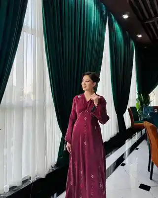 Türkmen fasonlar pombarh fasonlar Fasonlar 2025 fasonlar fason moda modalar Bezen bezen Türkmen fasonlar 2026 Türkmen fasonlar 2025 Türkmen fasonlar 2024 Türkmen fasonlar 2023 turkmenistan türkmenistan turkmen türkmen ashgabat  asgabat aşgabat balkan mary lebap dashoguz dasoguz daşoguz pombarh ponbarhat gulyupek gülýüpek stapel ştapel Gralan Çüýdeşen Abaýa Gadymy Krep Gurultaý 	Keteni Ýüpek Şifon Gipýur Lyon Welwet Atlas Kaşemir Streýç Suzana Ştapel Gülýüpek Pombarh Ýupka Gursakça Aksesuarlar Palto Penjek Okuw eşik Fata Sport eşik Uniforma Nakidka Öýme Şarf kompýuter ýaka ýaglyk Arenda köýnek 2nji el köýnek Taýyn köýnek Matalar Milli lybas milli lybaslar Toý köýnek Toý köýnekler toy koynek toy koynekler gundelik koynekler Gündelik	 
 köýnekler fata koynek Modern taze fason Eskiz koynektm turkmenkoynek türkmenkoynek fason moda moda fasonlar Iş eşik el iş	sada	ýakaly ýakasyz	keşdeli biserli	ýeňli giň nagyşly ýüregi açyk stoýka ýaka ýanly kombinasiýa 	zerli üsti aşak guşakly seçekli gysga ýeňli Suzana, Gülýüpek Toý köýnek ýakasyz, ýanly, ýeňli, giň, nagyşly 26-35 Goýy-gyzyl tomus, guyz