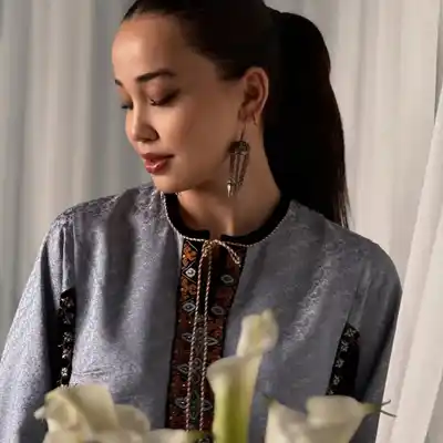 Türkmen fasonlar pombarh fasonlar Fasonlar 2025 fasonlar fason moda modalar Bezen bezen Türkmen fasonlar 2026 Türkmen fasonlar 2025 Türkmen fasonlar 2024 Türkmen fasonlar 2023 turkmenistan türkmenistan turkmen türkmen ashgabat  asgabat aşgabat balkan mary lebap dashoguz dasoguz daşoguz pombarh ponbarhat gulyupek gülýüpek stapel ştapel Gralan Çüýdeşen Abaýa Gadymy Krep Gurultaý 	Keteni Ýüpek Şifon Gipýur Lyon Welwet Atlas Kaşemir Streýç Suzana Ştapel Gülýüpek Pombarh Ýupka Gursakça Aksesuarlar Palto Penjek Okuw eşik Fata Sport eşik Uniforma Nakidka Öýme Şarf kompýuter ýaka ýaglyk Arenda köýnek 2nji el köýnek Taýyn köýnek Matalar Milli lybas milli lybaslar Toý köýnek Toý köýnekler toy koynek toy koynekler gundelik koynekler Gündelik	 
 köýnekler fata koynek Modern taze fason Eskiz koynektm turkmenkoynek türkmenkoynek fason moda moda fasonlar Iş eşik el iş	sada	ýakaly ýakasyz	keşdeli biserli	ýeňli giň nagyşly ýüregi açyk stoýka ýaka ýanly kombinasiýa 	zerli üsti aşak guşakly seçekli gysga ýeňli Ýüpek, Panbarhat (Pombarh) Toý köýnek el iş, keşdeli, ýakaly, ýeňli, giň, zerli 17-25, 26-35 Gara, Goýy-gyzyl, Kümüş yaz