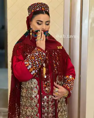 Türkmen fasonlar pombarh fasonlar Fasonlar 2025 fasonlar fason moda modalar Bezen bezen Türkmen fasonlar 2026 Türkmen fasonlar 2025 Türkmen fasonlar 2024 Türkmen fasonlar 2023 turkmenistan türkmenistan turkmen türkmen ashgabat  asgabat aşgabat balkan mary lebap dashoguz dasoguz daşoguz pombarh ponbarhat gulyupek gülýüpek stapel ştapel Gralan Çüýdeşen Abaýa Gadymy Krep Gurultaý 	Keteni Ýüpek Şifon Gipýur Lyon Welwet Atlas Kaşemir Streýç Suzana Ştapel Gülýüpek Pombarh Ýupka Gursakça Aksesuarlar Palto Penjek Okuw eşik Fata Sport eşik Uniforma Nakidka Öýme Şarf kompýuter ýaka ýaglyk Arenda köýnek 2nji el köýnek Taýyn köýnek Matalar Milli lybas milli lybaslar Toý köýnek Toý köýnekler toy koynek toy koynekler gundelik koynekler Gündelik	 
 köýnekler fata koynek Modern taze fason Eskiz koynektm turkmenkoynek türkmenkoynek fason moda moda fasonlar Iş eşik el iş	sada	ýakaly ýakasyz	keşdeli biserli	ýeňli giň nagyşly ýüregi açyk stoýka ýaka ýanly kombinasiýa 	zerli üsti aşak guşakly seçekli gysga ýeňli Keteni, Gadymy Milli lybas el iş, keşdeli, ýakaly, ýeňli, giň, nagyşly 17-25, 26-35 Gyzyl yaz, tomus, guyz