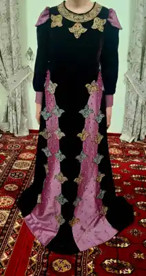 Türkmen fasonlar pombarh fasonlar Fasonlar 2025 fasonlar fason moda modalar Bezen bezen Türkmen fasonlar 2026 Türkmen fasonlar 2025 Türkmen fasonlar 2024 Türkmen fasonlar 2023 turkmenistan türkmenistan turkmen türkmen ashgabat  asgabat aşgabat balkan mary lebap dashoguz dasoguz daşoguz pombarh ponbarhat gulyupek gülýüpek stapel ştapel Gralan Çüýdeşen Abaýa Gadymy Krep Gurultaý 	Keteni Ýüpek Şifon Gipýur Lyon Welwet Atlas Kaşemir Streýç Suzana Ştapel Gülýüpek Pombarh Ýupka Gursakça Aksesuarlar Palto Penjek Okuw eşik Fata Sport eşik Uniforma Nakidka Öýme Şarf kompýuter ýaka ýaglyk Arenda köýnek 2nji el köýnek Taýyn köýnek Matalar Milli lybas milli lybaslar Toý köýnek Toý köýnekler toy koynek toy koynekler gundelik koynekler Gündelik	 
 köýnekler fata koynek Modern taze fason Eskiz koynektm turkmenkoynek türkmenkoynek fason moda moda fasonlar Iş eşik el iş	sada	ýakaly ýakasyz	keşdeli biserli	ýeňli giň nagyşly ýüregi açyk stoýka ýaka ýanly kombinasiýa 	zerli üsti aşak guşakly seçekli gysga ýeňli Panbarhat (Pombarh), Tulky, tafda Toý köýnek el iş, ýakasyz, ýeňli, giň, kombinasiýa, gaş 17-25, 26-35 Gara, #4B2C75 yaz, guyz, gysh 2nji el