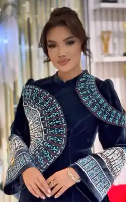 Türkmen fasonlar pombarh fasonlar Fasonlar 2025 fasonlar fason moda modalar Bezen bezen Türkmen fasonlar 2026 Türkmen fasonlar 2025 Türkmen fasonlar 2024 Türkmen fasonlar 2023 turkmenistan türkmenistan turkmen türkmen ashgabat  asgabat aşgabat balkan mary lebap dashoguz dasoguz daşoguz pombarh ponbarhat gulyupek gülýüpek stapel ştapel Gralan Çüýdeşen Abaýa Gadymy Krep Gurultaý 	Keteni Ýüpek Şifon Gipýur Lyon Welwet Atlas Kaşemir Streýç Suzana Ştapel Gülýüpek Pombarh Ýupka Gursakça Aksesuarlar Palto Penjek Okuw eşik Fata Sport eşik Uniforma Nakidka Öýme Şarf kompýuter ýaka ýaglyk Arenda köýnek 2nji el köýnek Taýyn köýnek Matalar Milli lybas milli lybaslar Toý köýnek Toý köýnekler toy koynek toy koynekler gundelik koynekler Gündelik	 
 köýnekler fata koynek Modern taze fason Eskiz koynektm turkmenkoynek türkmenkoynek fason moda moda fasonlar Iş eşik el iş	sada	ýakaly ýakasyz	keşdeli biserli	ýeňli giň nagyşly ýüregi açyk stoýka ýaka ýanly kombinasiýa 	zerli üsti aşak guşakly seçekli gysga ýeňli Panbarhat (Pombarh) Toý köýnek el iş, keşdeli, ýakasyz, ýeňli, giň, nagyşly 17-25, 26-35 Benewşe, Goýy-gök yaz, tomus, guyz, gysh