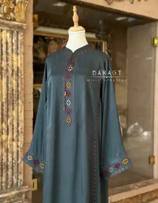 Türkmen fasonlar pombarh fasonlar Fasonlar 2025 fasonlar fason moda modalar Bezen bezen Türkmen fasonlar 2026 Türkmen fasonlar 2025 Türkmen fasonlar 2024 Türkmen fasonlar 2023 turkmenistan türkmenistan turkmen türkmen ashgabat  asgabat aşgabat balkan mary lebap dashoguz dasoguz daşoguz pombarh ponbarhat gulyupek gülýüpek stapel ştapel Gralan Çüýdeşen Abaýa Gadymy Krep Gurultaý 	Keteni Ýüpek Şifon Gipýur Lyon Welwet Atlas Kaşemir Streýç Suzana Ştapel Gülýüpek Pombarh Ýupka Gursakça Aksesuarlar Palto Penjek Okuw eşik Fata Sport eşik Uniforma Nakidka Öýme Şarf kompýuter ýaka ýaglyk Arenda köýnek 2nji el köýnek Taýyn köýnek Matalar Milli lybas milli lybaslar Toý köýnek Toý köýnekler toy koynek toy koynekler gundelik koynekler Gündelik	 
 köýnekler fata koynek Modern taze fason Eskiz koynektm turkmenkoynek türkmenkoynek fason moda moda fasonlar Iş eşik el iş	sada	ýakaly ýakasyz	keşdeli biserli	ýeňli giň nagyşly ýüregi açyk stoýka ýaka ýanly kombinasiýa 	zerli üsti aşak guşakly seçekli gysga ýeňli Ştapel Gündelik el iş, keşdeli, ýakaly, ýanly, ýeňli, giň, nagyşly 26-35 Haki tomus, guyz