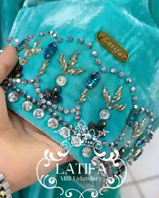 Türkmen fasonlar pombarh fasonlar Fasonlar 2025 fasonlar fason moda modalar Bezen bezen Türkmen fasonlar 2026 Türkmen fasonlar 2025 Türkmen fasonlar 2024 Türkmen fasonlar 2023 turkmenistan türkmenistan turkmen türkmen ashgabat  asgabat aşgabat balkan mary lebap dashoguz dasoguz daşoguz pombarh ponbarhat gulyupek gülýüpek stapel ştapel Gralan Çüýdeşen Abaýa Gadymy Krep Gurultaý 	Keteni Ýüpek Şifon Gipýur Lyon Welwet Atlas Kaşemir Streýç Suzana Ştapel Gülýüpek Pombarh Ýupka Gursakça Aksesuarlar Palto Penjek Okuw eşik Fata Sport eşik Uniforma Nakidka Öýme Şarf kompýuter ýaka ýaglyk Arenda köýnek 2nji el köýnek Taýyn köýnek Matalar Milli lybas milli lybaslar Toý köýnek Toý köýnekler toy koynek toy koynekler gundelik koynekler Gündelik	 
 köýnekler fata koynek Modern taze fason Eskiz koynektm turkmenkoynek türkmenkoynek fason moda moda fasonlar Iş eşik el iş	sada	ýakaly ýakasyz	keşdeli biserli	ýeňli giň nagyşly ýüregi açyk stoýka ýaka ýanly kombinasiýa 	zerli üsti aşak guşakly seçekli gysga ýeňli Panbarhat (Pombarh) Toý köýnek el iş, biserli  Gök