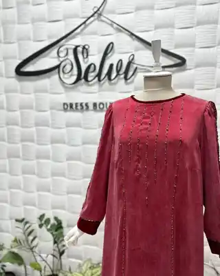 Türkmen fasonlar pombarh fasonlar Fasonlar 2025 fasonlar fason moda modalar Bezen bezen Türkmen fasonlar 2026 Türkmen fasonlar 2025 Türkmen fasonlar 2024 Türkmen fasonlar 2023 turkmenistan türkmenistan turkmen türkmen ashgabat  asgabat aşgabat balkan mary lebap dashoguz dasoguz daşoguz pombarh ponbarhat gulyupek gülýüpek stapel ştapel Gralan Çüýdeşen Abaýa Gadymy Krep Gurultaý 	Keteni Ýüpek Şifon Gipýur Lyon Welwet Atlas Kaşemir Streýç Suzana Ştapel Gülýüpek Pombarh Ýupka Gursakça Aksesuarlar Palto Penjek Okuw eşik Fata Sport eşik Uniforma Nakidka Öýme Şarf kompýuter ýaka ýaglyk Arenda köýnek 2nji el köýnek Taýyn köýnek Matalar Milli lybas milli lybaslar Toý köýnek Toý köýnekler toy koynek toy koynekler gundelik koynekler Gündelik	 
 köýnekler fata koynek Modern taze fason Eskiz koynektm turkmenkoynek türkmenkoynek fason moda moda fasonlar Iş eşik el iş	sada	ýakaly ýakasyz	keşdeli biserli	ýeňli giň nagyşly ýüregi açyk stoýka ýaka ýanly kombinasiýa 	zerli üsti aşak guşakly seçekli gysga ýeňli Gülýüpek Toý köýnek el iş, sada  Gara, Gülgüne, Benewşe, Gyzyl, Goýy-gök