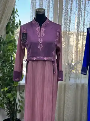 Türkmen fasonlar pombarh fasonlar Fasonlar 2025 fasonlar fason moda modalar Bezen bezen Türkmen fasonlar 2026 Türkmen fasonlar 2025 Türkmen fasonlar 2024 Türkmen fasonlar 2023 turkmenistan türkmenistan turkmen türkmen ashgabat  asgabat aşgabat balkan mary lebap dashoguz dasoguz daşoguz pombarh ponbarhat gulyupek gülýüpek stapel ştapel Gralan Çüýdeşen Abaýa Gadymy Krep Gurultaý 	Keteni Ýüpek Şifon Gipýur Lyon Welwet Atlas Kaşemir Streýç Suzana Ştapel Gülýüpek Pombarh Ýupka Gursakça Aksesuarlar Palto Penjek Okuw eşik Fata Sport eşik Uniforma Nakidka Öýme Şarf kompýuter ýaka ýaglyk Arenda köýnek 2nji el köýnek Taýyn köýnek Matalar Milli lybas milli lybaslar Toý köýnek Toý köýnekler toy koynek toy koynekler gundelik koynekler Gündelik	 
 köýnekler fata koynek Modern taze fason Eskiz koynektm turkmenkoynek türkmenkoynek fason moda moda fasonlar Iş eşik el iş	sada	ýakaly ýakasyz	keşdeli biserli	ýeňli giň nagyşly ýüregi açyk stoýka ýaka ýanly kombinasiýa 	zerli üsti aşak guşakly seçekli gysga ýeňli Lyon Toý köýnek, Gündelik el iş, sada, ýakaly, ýeňli, giň 17-25, 26-35 Gök, Wizon, Gülgüne, Benewşe, Mämişi