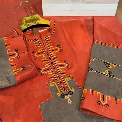 Türkmen fasonlar pombarh fasonlar Fasonlar 2025 fasonlar fason moda modalar Bezen bezen Türkmen fasonlar 2026 Türkmen fasonlar 2025 Türkmen fasonlar 2024 Türkmen fasonlar 2023 turkmenistan türkmenistan turkmen türkmen ashgabat  asgabat aşgabat balkan mary lebap dashoguz dasoguz daşoguz pombarh ponbarhat gulyupek gülýüpek stapel ştapel Gralan Çüýdeşen Abaýa Gadymy Krep Gurultaý 	Keteni Ýüpek Şifon Gipýur Lyon Welwet Atlas Kaşemir Streýç Suzana Ştapel Gülýüpek Pombarh Ýupka Gursakça Aksesuarlar Palto Penjek Okuw eşik Fata Sport eşik Uniforma Nakidka Öýme Şarf kompýuter ýaka ýaglyk Arenda köýnek 2nji el köýnek Taýyn köýnek Matalar Milli lybas milli lybaslar Toý köýnek Toý köýnekler toy koynek toy koynekler gundelik koynekler Gündelik	 
 köýnekler fata koynek Modern taze fason Eskiz koynektm turkmenkoynek türkmenkoynek fason moda moda fasonlar Iş eşik el iş	sada	ýakaly ýakasyz	keşdeli biserli	ýeňli giň nagyşly ýüregi açyk stoýka ýaka ýanly kombinasiýa 	zerli üsti aşak guşakly seçekli gysga ýeňli Ýüpek, Gülýüpek Milli lybas el iş, ýakaly, ýeňli, giň, nagyşly 26-35 Çal, Mämişi yaz, guyz