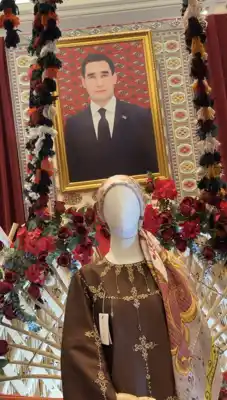 Türkmen fasonlar pombarh fasonlar Fasonlar 2025 fasonlar fason moda modalar Bezen bezen Türkmen fasonlar 2026 Türkmen fasonlar 2025 Türkmen fasonlar 2024 Türkmen fasonlar 2023 turkmenistan türkmenistan turkmen türkmen ashgabat  asgabat aşgabat balkan mary lebap dashoguz dasoguz daşoguz pombarh ponbarhat gulyupek gülýüpek stapel ştapel Gralan Çüýdeşen Abaýa Gadymy Krep Gurultaý 	Keteni Ýüpek Şifon Gipýur Lyon Welwet Atlas Kaşemir Streýç Suzana Ştapel Gülýüpek Pombarh Ýupka Gursakça Aksesuarlar Palto Penjek Okuw eşik Fata Sport eşik Uniforma Nakidka Öýme Şarf kompýuter ýaka ýaglyk Arenda köýnek 2nji el köýnek Taýyn köýnek Matalar Milli lybas milli lybaslar Toý köýnek Toý köýnekler toy koynek toy koynekler gundelik koynekler Gündelik	 
 köýnekler fata koynek Modern taze fason Eskiz koynektm turkmenkoynek türkmenkoynek fason moda moda fasonlar Iş eşik el iş	sada	ýakaly ýakasyz	keşdeli biserli	ýeňli giň nagyşly ýüregi açyk stoýka ýaka ýanly kombinasiýa 	zerli üsti aşak guşakly seçekli gysga ýeňli Keteni, Şantu Toý köýnek TürkmenTextile Expo 2025 26-35 Goňur tomus, guyz