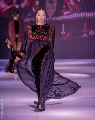 Türkmen fasonlar pombarh fasonlar Fasonlar 2025 fasonlar fason moda modalar Bezen bezen Türkmen fasonlar 2026 Türkmen fasonlar 2025 Türkmen fasonlar 2024 Türkmen fasonlar 2023 turkmenistan türkmenistan turkmen türkmen ashgabat  asgabat aşgabat balkan mary lebap dashoguz dasoguz daşoguz pombarh ponbarhat gulyupek gülýüpek stapel ştapel Gralan Çüýdeşen Abaýa Gadymy Krep Gurultaý 	Keteni Ýüpek Şifon Gipýur Lyon Welwet Atlas Kaşemir Streýç Suzana Ştapel Gülýüpek Pombarh Ýupka Gursakça Aksesuarlar Palto Penjek Okuw eşik Fata Sport eşik Uniforma Nakidka Öýme Şarf kompýuter ýaka ýaglyk Arenda köýnek 2nji el köýnek Taýyn köýnek Matalar Milli lybas milli lybaslar Toý köýnek Toý köýnekler toy koynek toy koynekler gundelik koynekler Gündelik	 
 köýnekler fata koynek Modern taze fason Eskiz koynektm turkmenkoynek türkmenkoynek fason moda moda fasonlar Iş eşik el iş	sada	ýakaly ýakasyz	keşdeli biserli	ýeňli giň nagyşly ýüregi açyk stoýka ýaka ýanly kombinasiýa 	zerli üsti aşak guşakly seçekli gysga ýeňli Şifon, Panbarhat (Pombarh) Modern, Milli lybas el iş, keşdeli, ýakaly, ýeňli, giň, kombinasiýa, nagyşly 17-25, 26-35 Gara, #4B2C75 yaz, tomus, guyz, gysh