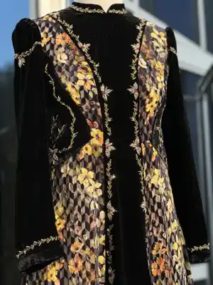 Türkmen fasonlar pombarh fasonlar Fasonlar 2025 fasonlar fason moda modalar Bezen bezen Türkmen fasonlar 2026 Türkmen fasonlar 2025 Türkmen fasonlar 2024 Türkmen fasonlar 2023 turkmenistan türkmenistan turkmen türkmen ashgabat  asgabat aşgabat balkan mary lebap dashoguz dasoguz daşoguz pombarh ponbarhat gulyupek gülýüpek stapel ştapel Gralan Çüýdeşen Abaýa Gadymy Krep Gurultaý 	Keteni Ýüpek Şifon Gipýur Lyon Welwet Atlas Kaşemir Streýç Suzana Ştapel Gülýüpek Pombarh Ýupka Gursakça Aksesuarlar Palto Penjek Okuw eşik Fata Sport eşik Uniforma Nakidka Öýme Şarf kompýuter ýaka ýaglyk Arenda köýnek 2nji el köýnek Taýyn köýnek Matalar Milli lybas milli lybaslar Toý köýnek Toý köýnekler toy koynek toy koynekler gundelik koynekler Gündelik	 
 köýnekler fata koynek Modern taze fason Eskiz koynektm turkmenkoynek türkmenkoynek fason moda moda fasonlar Iş eşik el iş	sada	ýakaly ýakasyz	keşdeli biserli	ýeňli giň nagyşly ýüregi açyk stoýka ýaka ýanly kombinasiýa 	zerli üsti aşak guşakly seçekli gysga ýeňli Panbarhat (Pombarh) Toý köýnek biserli  Gara, Bežewyý, Sary