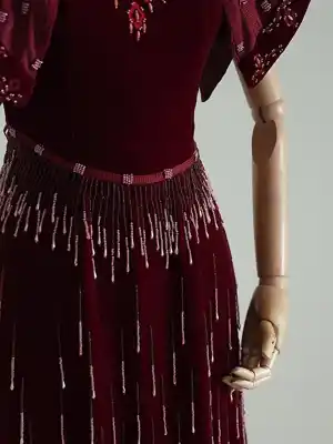 Türkmen fasonlar pombarh fasonlar Fasonlar 2025 fasonlar fason moda modalar Bezen bezen Türkmen fasonlar 2026 Türkmen fasonlar 2025 Türkmen fasonlar 2024 Türkmen fasonlar 2023 turkmenistan türkmenistan turkmen türkmen ashgabat  asgabat aşgabat balkan mary lebap dashoguz dasoguz daşoguz pombarh ponbarhat gulyupek gülýüpek stapel ştapel Gralan Çüýdeşen Abaýa Gadymy Krep Gurultaý 	Keteni Ýüpek Şifon Gipýur Lyon Welwet Atlas Kaşemir Streýç Suzana Ştapel Gülýüpek Pombarh Ýupka Gursakça Aksesuarlar Palto Penjek Okuw eşik Fata Sport eşik Uniforma Nakidka Öýme Şarf kompýuter ýaka ýaglyk Arenda köýnek 2nji el köýnek Taýyn köýnek Matalar Milli lybas milli lybaslar Toý köýnek Toý köýnekler toy koynek toy koynekler gundelik koynekler Gündelik	 
 köýnekler fata koynek Modern taze fason Eskiz koynektm turkmenkoynek türkmenkoynek fason moda moda fasonlar Iş eşik el iş	sada	ýakaly ýakasyz	keşdeli biserli	ýeňli giň nagyşly ýüregi açyk stoýka ýaka ýanly kombinasiýa 	zerli üsti aşak guşakly seçekli gysga ýeňli Panbarhat (Pombarh) Toý köýnek, Modern el iş, ýakasyz, gysga ýeňli, giň 26-35 Goýy-gyzyl tomus, guyz Taýyn köýnek