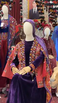 Türkmen fasonlar pombarh fasonlar Fasonlar 2025 fasonlar fason moda modalar Bezen bezen Türkmen fasonlar 2026 Türkmen fasonlar 2025 Türkmen fasonlar 2024 Türkmen fasonlar 2023 turkmenistan türkmenistan turkmen türkmen ashgabat  asgabat aşgabat balkan mary lebap dashoguz dasoguz daşoguz pombarh ponbarhat gulyupek gülýüpek stapel ştapel Gralan Çüýdeşen Abaýa Gadymy Krep Gurultaý 	Keteni Ýüpek Şifon Gipýur Lyon Welwet Atlas Kaşemir Streýç Suzana Ştapel Gülýüpek Pombarh Ýupka Gursakça Aksesuarlar Palto Penjek Okuw eşik Fata Sport eşik Uniforma Nakidka Öýme Şarf kompýuter ýaka ýaglyk Arenda köýnek 2nji el köýnek Taýyn köýnek Matalar Milli lybas milli lybaslar Toý köýnek Toý köýnekler toy koynek toy koynekler gundelik koynekler Gündelik	 
 köýnekler fata koynek Modern taze fason Eskiz koynektm turkmenkoynek türkmenkoynek fason moda moda fasonlar Iş eşik el iş	sada	ýakaly ýakasyz	keşdeli biserli	ýeňli giň nagyşly ýüregi açyk stoýka ýaka ýanly kombinasiýa 	zerli üsti aşak guşakly seçekli gysga ýeňli Keteni, Şantu, Panbarhat (Pombarh) Toý köýnek, Modern TürkmenTextile Expo 2025 12-16, 26-35, 35+ Gyzyl, Goýy-gök yaz, guyz, gysh