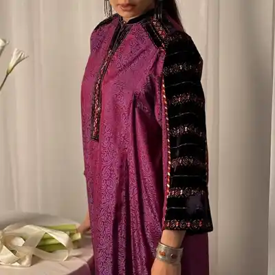 Türkmen fasonlar pombarh fasonlar Fasonlar 2025 fasonlar fason moda modalar Bezen bezen Türkmen fasonlar 2026 Türkmen fasonlar 2025 Türkmen fasonlar 2024 Türkmen fasonlar 2023 turkmenistan türkmenistan turkmen türkmen ashgabat  asgabat aşgabat balkan mary lebap dashoguz dasoguz daşoguz pombarh ponbarhat gulyupek gülýüpek stapel ştapel Gralan Çüýdeşen Abaýa Gadymy Krep Gurultaý 	Keteni Ýüpek Şifon Gipýur Lyon Welwet Atlas Kaşemir Streýç Suzana Ştapel Gülýüpek Pombarh Ýupka Gursakça Aksesuarlar Palto Penjek Okuw eşik Fata Sport eşik Uniforma Nakidka Öýme Şarf kompýuter ýaka ýaglyk Arenda köýnek 2nji el köýnek Taýyn köýnek Matalar Milli lybas milli lybaslar Toý köýnek Toý köýnekler toy koynek toy koynekler gundelik koynekler Gündelik	 
 köýnekler fata koynek Modern taze fason Eskiz koynektm turkmenkoynek türkmenkoynek fason moda moda fasonlar Iş eşik el iş	sada	ýakaly ýakasyz	keşdeli biserli	ýeňli giň nagyşly ýüregi açyk stoýka ýaka ýanly kombinasiýa 	zerli üsti aşak guşakly seçekli gysga ýeňli Ýüpek, Panbarhat (Pombarh) Toý köýnek el iş, keşdeli, ýakaly, ýeňli, giň, zerli 17-25, 26-35 Gara, Goýy-gyzyl, Kümüş yaz