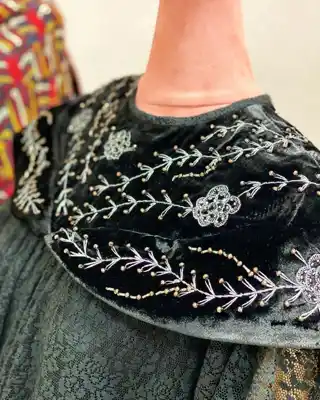 Türkmen fasonlar pombarh fasonlar Fasonlar 2025 fasonlar fason moda modalar Bezen bezen Türkmen fasonlar 2026 Türkmen fasonlar 2025 Türkmen fasonlar 2024 Türkmen fasonlar 2023 turkmenistan türkmenistan turkmen türkmen ashgabat  asgabat aşgabat balkan mary lebap dashoguz dasoguz daşoguz pombarh ponbarhat gulyupek gülýüpek stapel ştapel Gralan Çüýdeşen Abaýa Gadymy Krep Gurultaý 	Keteni Ýüpek Şifon Gipýur Lyon Welwet Atlas Kaşemir Streýç Suzana Ştapel Gülýüpek Pombarh Ýupka Gursakça Aksesuarlar Palto Penjek Okuw eşik Fata Sport eşik Uniforma Nakidka Öýme Şarf kompýuter ýaka ýaglyk Arenda köýnek 2nji el köýnek Taýyn köýnek Matalar Milli lybas milli lybaslar Toý köýnek Toý köýnekler toy koynek toy koynekler gundelik koynekler Gündelik	 
 köýnekler fata koynek Modern taze fason Eskiz koynektm turkmenkoynek türkmenkoynek fason moda moda fasonlar Iş eşik el iş	sada	ýakaly ýakasyz	keşdeli biserli	ýeňli giň nagyşly ýüregi açyk stoýka ýaka ýanly kombinasiýa 	zerli üsti aşak guşakly seçekli gysga ýeňli Şifon  el iş, sada