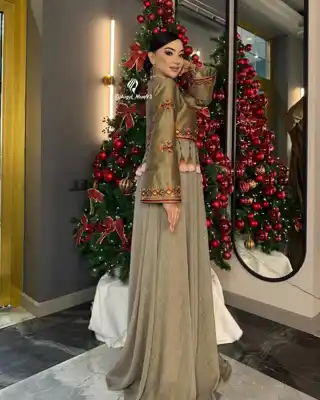 Türkmen fasonlar pombarh fasonlar Fasonlar 2025 fasonlar fason moda modalar Bezen bezen Türkmen fasonlar 2026 Türkmen fasonlar 2025 Türkmen fasonlar 2024 Türkmen fasonlar 2023 turkmenistan türkmenistan turkmen türkmen ashgabat  asgabat aşgabat balkan mary lebap dashoguz dasoguz daşoguz pombarh ponbarhat gulyupek gülýüpek stapel ştapel Gralan Çüýdeşen Abaýa Gadymy Krep Gurultaý 	Keteni Ýüpek Şifon Gipýur Lyon Welwet Atlas Kaşemir Streýç Suzana Ştapel Gülýüpek Pombarh Ýupka Gursakça Aksesuarlar Palto Penjek Okuw eşik Fata Sport eşik Uniforma Nakidka Öýme Şarf kompýuter ýaka ýaglyk Arenda köýnek 2nji el köýnek Taýyn köýnek Matalar Milli lybas milli lybaslar Toý köýnek Toý köýnekler toy koynek toy koynekler gundelik koynekler Gündelik	 
 köýnekler fata koynek Modern taze fason Eskiz koynektm turkmenkoynek türkmenkoynek fason moda moda fasonlar Iş eşik el iş	sada	ýakaly ýakasyz	keşdeli biserli	ýeňli giň nagyşly ýüregi açyk stoýka ýaka ýanly kombinasiýa 	zerli üsti aşak guşakly seçekli gysga ýeňli Toý köýnek, Milli lybas, Modern   Altyn