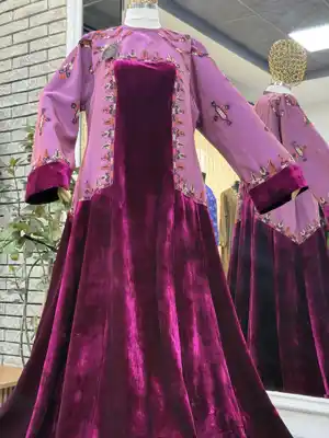 Türkmen fasonlar pombarh fasonlar Fasonlar 2025 fasonlar fason moda modalar Bezen bezen Türkmen fasonlar 2026 Türkmen fasonlar 2025 Türkmen fasonlar 2024 Türkmen fasonlar 2023 turkmenistan türkmenistan turkmen türkmen ashgabat  asgabat aşgabat balkan mary lebap dashoguz dasoguz daşoguz pombarh ponbarhat gulyupek gülýüpek stapel ştapel Gralan Çüýdeşen Abaýa Gadymy Krep Gurultaý 	Keteni Ýüpek Şifon Gipýur Lyon Welwet Atlas Kaşemir Streýç Suzana Ştapel Gülýüpek Pombarh Ýupka Gursakça Aksesuarlar Palto Penjek Okuw eşik Fata Sport eşik Uniforma Nakidka Öýme Şarf kompýuter ýaka ýaglyk Arenda köýnek 2nji el köýnek Taýyn köýnek Matalar Milli lybas milli lybaslar Toý köýnek Toý köýnekler toy koynek toy koynekler gundelik koynekler Gündelik	 
 köýnekler fata koynek Modern taze fason Eskiz koynektm turkmenkoynek türkmenkoynek fason moda moda fasonlar Iş eşik el iş	sada	ýakaly ýakasyz	keşdeli biserli	ýeňli giň nagyşly ýüregi açyk stoýka ýaka ýanly kombinasiýa 	zerli üsti aşak guşakly seçekli gysga ýeňli Keteni, Atlas Toý köýnek el iş, keşdeli, ýakasyz, ýeňli, nagyşly 26-35, 35+ Gülgüne