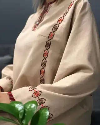 Türkmen fasonlar pombarh fasonlar Fasonlar 2025 fasonlar fason moda modalar Bezen bezen Türkmen fasonlar 2026 Türkmen fasonlar 2025 Türkmen fasonlar 2024 Türkmen fasonlar 2023 turkmenistan türkmenistan turkmen türkmen ashgabat  asgabat aşgabat balkan mary lebap dashoguz dasoguz daşoguz pombarh ponbarhat gulyupek gülýüpek stapel ştapel Gralan Çüýdeşen Abaýa Gadymy Krep Gurultaý 	Keteni Ýüpek Şifon Gipýur Lyon Welwet Atlas Kaşemir Streýç Suzana Ştapel Gülýüpek Pombarh Ýupka Gursakça Aksesuarlar Palto Penjek Okuw eşik Fata Sport eşik Uniforma Nakidka Öýme Şarf kompýuter ýaka ýaglyk Arenda köýnek 2nji el köýnek Taýyn köýnek Matalar Milli lybas milli lybaslar Toý köýnek Toý köýnekler toy koynek toy koynekler gundelik koynekler Gündelik	 
 köýnekler fata koynek Modern taze fason Eskiz koynektm turkmenkoynek türkmenkoynek fason moda moda fasonlar Iş eşik el iş	sada	ýakaly ýakasyz	keşdeli biserli	ýeňli giň nagyşly ýüregi açyk stoýka ýaka ýanly kombinasiýa 	zerli üsti aşak guşakly seçekli gysga ýeňli Keteni, Gadymy, Şantu Milli lybas, Iş eşik ýakaly, biserli, ýanly, ýeňli, giň 17-25, 26-35 Bežewyý yaz, tomus, guyz