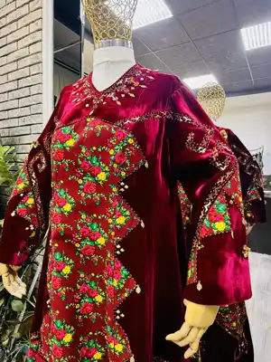 Türkmen fasonlar pombarh fasonlar Fasonlar 2025 fasonlar fason moda modalar Bezen bezen Türkmen fasonlar 2026 Türkmen fasonlar 2025 Türkmen fasonlar 2024 Türkmen fasonlar 2023 turkmenistan türkmenistan turkmen türkmen ashgabat  asgabat aşgabat balkan mary lebap dashoguz dasoguz daşoguz pombarh ponbarhat gulyupek gülýüpek stapel ştapel Gralan Çüýdeşen Abaýa Gadymy Krep Gurultaý 	Keteni Ýüpek Şifon Gipýur Lyon Welwet Atlas Kaşemir Streýç Suzana Ştapel Gülýüpek Pombarh Ýupka Gursakça Aksesuarlar Palto Penjek Okuw eşik Fata Sport eşik Uniforma Nakidka Öýme Şarf kompýuter ýaka ýaglyk Arenda köýnek 2nji el köýnek Taýyn köýnek Matalar Milli lybas milli lybaslar Toý köýnek Toý köýnekler toy koynek toy koynekler gundelik koynekler Gündelik	 
 köýnekler fata koynek Modern taze fason Eskiz koynektm turkmenkoynek türkmenkoynek fason moda moda fasonlar Iş eşik el iş	sada	ýakaly ýakasyz	keşdeli biserli	ýeňli giň nagyşly ýüregi açyk stoýka ýaka ýanly kombinasiýa 	zerli üsti aşak guşakly seçekli gysga ýeňli Panbarhat (Pombarh) Toý köýnek el iş, ýakasyz, ýeňli 17-25, 26-35 Goýy-gyzyl, Gyzyl guyz