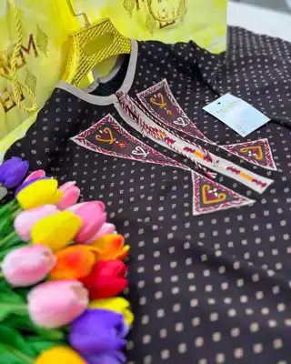 Türkmen fasonlar pombarh fasonlar Fasonlar 2025 fasonlar fason moda modalar Bezen bezen Türkmen fasonlar 2026 Türkmen fasonlar 2025 Türkmen fasonlar 2024 Türkmen fasonlar 2023 turkmenistan türkmenistan turkmen türkmen ashgabat  asgabat aşgabat balkan mary lebap dashoguz dasoguz daşoguz pombarh ponbarhat gulyupek gülýüpek stapel ştapel Gralan Çüýdeşen Abaýa Gadymy Krep Gurultaý 	Keteni Ýüpek Şifon Gipýur Lyon Welwet Atlas Kaşemir Streýç Suzana Ştapel Gülýüpek Pombarh Ýupka Gursakça Aksesuarlar Palto Penjek Okuw eşik Fata Sport eşik Uniforma Nakidka Öýme Şarf kompýuter ýaka ýaglyk Arenda köýnek 2nji el köýnek Taýyn köýnek Matalar Milli lybas milli lybaslar Toý köýnek Toý köýnekler toy koynek toy koynekler gundelik koynekler Gündelik	 
 köýnekler fata koynek Modern taze fason Eskiz koynektm turkmenkoynek türkmenkoynek fason moda moda fasonlar Iş eşik el iş	sada	ýakaly ýakasyz	keşdeli biserli	ýeňli giň nagyşly ýüregi açyk stoýka ýaka ýanly kombinasiýa 	zerli üsti aşak guşakly seçekli gysga ýeňli Ştapel Gündelik el iş, ýakaly  Gara