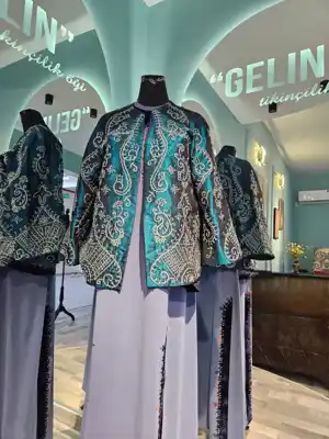 Türkmen fasonlar pombarh fasonlar Fasonlar 2025 fasonlar fason moda modalar Bezen bezen Türkmen fasonlar 2026 Türkmen fasonlar 2025 Türkmen fasonlar 2024 Türkmen fasonlar 2023 turkmenistan türkmenistan turkmen türkmen ashgabat  asgabat aşgabat balkan mary lebap dashoguz dasoguz daşoguz pombarh ponbarhat gulyupek gülýüpek stapel ştapel Gralan Çüýdeşen Abaýa Gadymy Krep Gurultaý 	Keteni Ýüpek Şifon Gipýur Lyon Welwet Atlas Kaşemir Streýç Suzana Ştapel Gülýüpek Pombarh Ýupka Gursakça Aksesuarlar Palto Penjek Okuw eşik Fata Sport eşik Uniforma Nakidka Öýme Şarf kompýuter ýaka ýaglyk Arenda köýnek 2nji el köýnek Taýyn köýnek Matalar Milli lybas milli lybaslar Toý köýnek Toý köýnekler toy koynek toy koynekler gundelik koynekler Gündelik	 
 köýnekler fata koynek Modern taze fason Eskiz koynektm turkmenkoynek türkmenkoynek fason moda moda fasonlar Iş eşik el iş	sada	ýakaly ýakasyz	keşdeli biserli	ýeňli giň nagyşly ýüregi açyk stoýka ýaka ýanly kombinasiýa 	zerli üsti aşak guşakly seçekli gysga ýeňli Keteni Toý köýnek el iş 26-35, 35+ Gök guyz