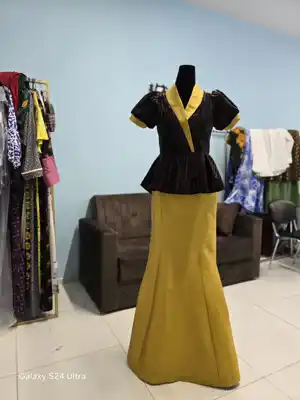 Türkmen fasonlar pombarh fasonlar Fasonlar 2025 fasonlar fason moda modalar Bezen bezen Türkmen fasonlar 2026 Türkmen fasonlar 2025 Türkmen fasonlar 2024 Türkmen fasonlar 2023 turkmenistan türkmenistan turkmen türkmen ashgabat  asgabat aşgabat balkan mary lebap dashoguz dasoguz daşoguz pombarh ponbarhat gulyupek gülýüpek stapel ştapel Gralan Çüýdeşen Abaýa Gadymy Krep Gurultaý 	Keteni Ýüpek Şifon Gipýur Lyon Welwet Atlas Kaşemir Streýç Suzana Ştapel Gülýüpek Pombarh Ýupka Gursakça Aksesuarlar Palto Penjek Okuw eşik Fata Sport eşik Uniforma Nakidka Öýme Şarf kompýuter ýaka ýaglyk Arenda köýnek 2nji el köýnek Taýyn köýnek Matalar Milli lybas milli lybaslar Toý köýnek Toý köýnekler toy koynek toy koynekler gundelik koynekler Gündelik	 
 köýnekler fata koynek Modern taze fason Eskiz koynektm turkmenkoynek türkmenkoynek fason moda moda fasonlar Iş eşik el iş	sada	ýakaly ýakasyz	keşdeli biserli	ýeňli giň nagyşly ýüregi açyk stoýka ýaka ýanly kombinasiýa 	zerli üsti aşak guşakly seçekli gysga ýeňli Ştapel Toý köýnek sada, ýakasyz, kombinasiýa, stoýka ýaka, üsti aşak, zerli 17-25, 26-35 Altyn tomus