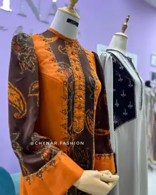 Türkmen fasonlar pombarh fasonlar Fasonlar 2025 fasonlar fason moda modalar Bezen bezen Türkmen fasonlar 2026 Türkmen fasonlar 2025 Türkmen fasonlar 2024 Türkmen fasonlar 2023 turkmenistan türkmenistan turkmen türkmen ashgabat  asgabat aşgabat balkan mary lebap dashoguz dasoguz daşoguz pombarh ponbarhat gulyupek gülýüpek stapel ştapel Gralan Çüýdeşen Abaýa Gadymy Krep Gurultaý 	Keteni Ýüpek Şifon Gipýur Lyon Welwet Atlas Kaşemir Streýç Suzana Ştapel Gülýüpek Pombarh Ýupka Gursakça Aksesuarlar Palto Penjek Okuw eşik Fata Sport eşik Uniforma Nakidka Öýme Şarf kompýuter ýaka ýaglyk Arenda köýnek 2nji el köýnek Taýyn köýnek Matalar Milli lybas milli lybaslar Toý köýnek Toý köýnekler toy koynek toy koynekler gundelik koynekler Gündelik	 
 köýnekler fata koynek Modern taze fason Eskiz koynektm turkmenkoynek türkmenkoynek fason moda moda fasonlar Iş eşik el iş	sada	ýakaly ýakasyz	keşdeli biserli	ýeňli giň nagyşly ýüregi açyk stoýka ýaka ýanly kombinasiýa 	zerli üsti aşak guşakly seçekli gysga ýeňli Ýüpek, Ştapel Gündelik el iş, keşdeli, sada, ýanly, ýeňli, kombinasiýa, nagyşly 17-25, 26-35 Ak, Mämişi, Goňur yaz, tomus, guyz