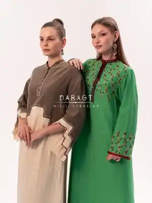 Türkmen fasonlar pombarh fasonlar Fasonlar 2025 fasonlar fason moda modalar Bezen bezen Türkmen fasonlar 2026 Türkmen fasonlar 2025 Türkmen fasonlar 2024 Türkmen fasonlar 2023 turkmenistan türkmenistan turkmen türkmen ashgabat  asgabat aşgabat balkan mary lebap dashoguz dasoguz daşoguz pombarh ponbarhat gulyupek gülýüpek stapel ştapel Gralan Çüýdeşen Abaýa Gadymy Krep Gurultaý 	Keteni Ýüpek Şifon Gipýur Lyon Welwet Atlas Kaşemir Streýç Suzana Ştapel Gülýüpek Pombarh Ýupka Gursakça Aksesuarlar Palto Penjek Okuw eşik Fata Sport eşik Uniforma Nakidka Öýme Şarf kompýuter ýaka ýaglyk Arenda köýnek 2nji el köýnek Taýyn köýnek Matalar Milli lybas milli lybaslar Toý köýnek Toý köýnekler toy koynek toy koynekler gundelik koynekler Gündelik	 
 köýnekler fata koynek Modern taze fason Eskiz koynektm turkmenkoynek türkmenkoynek fason moda moda fasonlar Iş eşik el iş	sada	ýakaly ýakasyz	keşdeli biserli	ýeňli giň nagyşly ýüregi açyk stoýka ýaka ýanly kombinasiýa 	zerli üsti aşak guşakly seçekli gysga ýeňli Gülýüpek Gündelik, Milli lybas el iş, keşdeli, ýakaly, ýeňli, gysga ýeňli, giň, nagyşly 17-25, 26-35 Bežewyý, Ýaşyl, Wizon yaz, tomus, guyz