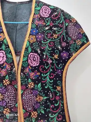 Türkmen fasonlar pombarh fasonlar Fasonlar 2025 fasonlar fason moda modalar Bezen bezen Türkmen fasonlar 2026 Türkmen fasonlar 2025 Türkmen fasonlar 2024 Türkmen fasonlar 2023 turkmenistan türkmenistan turkmen türkmen ashgabat  asgabat aşgabat balkan mary lebap dashoguz dasoguz daşoguz pombarh ponbarhat gulyupek gülýüpek stapel ştapel Gralan Çüýdeşen Abaýa Gadymy Krep Gurultaý 	Keteni Ýüpek Şifon Gipýur Lyon Welwet Atlas Kaşemir Streýç Suzana Ştapel Gülýüpek Pombarh Ýupka Gursakça Aksesuarlar Palto Penjek Okuw eşik Fata Sport eşik Uniforma Nakidka Öýme Şarf kompýuter ýaka ýaglyk Arenda köýnek 2nji el köýnek Taýyn köýnek Matalar Milli lybas milli lybaslar Toý köýnek Toý köýnekler toy koynek toy koynekler gundelik koynekler Gündelik	 
 köýnekler fata koynek Modern taze fason Eskiz koynektm turkmenkoynek türkmenkoynek fason moda moda fasonlar Iş eşik el iş	sada	ýakaly ýakasyz	keşdeli biserli	ýeňli giň nagyşly ýüregi açyk stoýka ýaka ýanly kombinasiýa 	zerli üsti aşak guşakly seçekli gysga ýeňli Panbarhat (Pombarh) Toý köýnek, Milli lybas el iş, gysga ýeňli, giň, gaş, el ýaka, gaýma, 4 iňňe ýaka 17-25, 26-35  yaz, tomus, guyz Nakidka, 2nji el