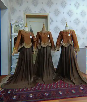 Türkmen fasonlar pombarh fasonlar Fasonlar 2025 fasonlar fason moda modalar Bezen bezen Türkmen fasonlar 2026 Türkmen fasonlar 2025 Türkmen fasonlar 2024 Türkmen fasonlar 2023 turkmenistan türkmenistan turkmen türkmen ashgabat  asgabat aşgabat balkan mary lebap dashoguz dasoguz daşoguz pombarh ponbarhat gulyupek gülýüpek stapel ştapel Gralan Çüýdeşen Abaýa Gadymy Krep Gurultaý 	Keteni Ýüpek Şifon Gipýur Lyon Welwet Atlas Kaşemir Streýç Suzana Ştapel Gülýüpek Pombarh Ýupka Gursakça Aksesuarlar Palto Penjek Okuw eşik Fata Sport eşik Uniforma Nakidka Öýme Şarf kompýuter ýaka ýaglyk Arenda köýnek 2nji el köýnek Taýyn köýnek Matalar Milli lybas milli lybaslar Toý köýnek Toý köýnekler toy koynek toy koynekler gundelik koynekler Gündelik	 
 köýnekler fata koynek Modern taze fason Eskiz koynektm turkmenkoynek türkmenkoynek fason moda moda fasonlar Iş eşik el iş	sada	ýakaly ýakasyz	keşdeli biserli	ýeňli giň nagyşly ýüregi açyk stoýka ýaka ýanly kombinasiýa 	zerli üsti aşak guşakly seçekli gysga ýeňli 