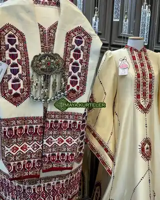 Türkmen fasonlar pombarh fasonlar Fasonlar 2025 fasonlar fason moda modalar Bezen bezen Türkmen fasonlar 2026 Türkmen fasonlar 2025 Türkmen fasonlar 2024 Türkmen fasonlar 2023 turkmenistan türkmenistan turkmen türkmen ashgabat  asgabat aşgabat balkan mary lebap dashoguz dasoguz daşoguz pombarh ponbarhat gulyupek gülýüpek stapel ştapel Gralan Çüýdeşen Abaýa Gadymy Krep Gurultaý 	Keteni Ýüpek Şifon Gipýur Lyon Welwet Atlas Kaşemir Streýç Suzana Ştapel Gülýüpek Pombarh Ýupka Gursakça Aksesuarlar Palto Penjek Okuw eşik Fata Sport eşik Uniforma Nakidka Öýme Şarf kompýuter ýaka ýaglyk Arenda köýnek 2nji el köýnek Taýyn köýnek Matalar Milli lybas milli lybaslar Toý köýnek Toý köýnekler toy koynek toy koynekler gundelik koynekler Gündelik	 
 köýnekler fata koynek Modern taze fason Eskiz koynektm turkmenkoynek türkmenkoynek fason moda moda fasonlar Iş eşik el iş	sada	ýakaly ýakasyz	keşdeli biserli	ýeňli giň nagyşly ýüregi açyk stoýka ýaka ýanly kombinasiýa 	zerli üsti aşak guşakly seçekli gysga ýeňli Keteni Toý köýnek, Milli lybas el iş, keşdeli, ýakaly, ýeňli, giň, nagyşly 17-25, 26-35 Bežewyý, Altyn