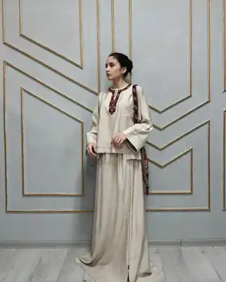 Türkmen fasonlar pombarh fasonlar Fasonlar 2025 fasonlar fason moda modalar Bezen bezen Türkmen fasonlar 2026 Türkmen fasonlar 2025 Türkmen fasonlar 2024 Türkmen fasonlar 2023 turkmenistan türkmenistan turkmen türkmen ashgabat  asgabat aşgabat balkan mary lebap dashoguz dasoguz daşoguz pombarh ponbarhat gulyupek gülýüpek stapel ştapel Gralan Çüýdeşen Abaýa Gadymy Krep Gurultaý 	Keteni Ýüpek Şifon Gipýur Lyon Welwet Atlas Kaşemir Streýç Suzana Ştapel Gülýüpek Pombarh Ýupka Gursakça Aksesuarlar Palto Penjek Okuw eşik Fata Sport eşik Uniforma Nakidka Öýme Şarf kompýuter ýaka ýaglyk Arenda köýnek 2nji el köýnek Taýyn köýnek Matalar Milli lybas milli lybaslar Toý köýnek Toý köýnekler toy koynek toy koynekler gundelik koynekler Gündelik	 
 köýnekler fata koynek Modern taze fason Eskiz koynektm turkmenkoynek türkmenkoynek fason moda moda fasonlar Iş eşik el iş	sada	ýakaly ýakasyz	keşdeli biserli	ýeňli giň nagyşly ýüregi açyk stoýka ýaka ýanly kombinasiýa 	zerli üsti aşak guşakly seçekli gysga ýeňli Gündelik sada  Ak, Çal, Gülgüne, Benewşe, Mämişi, Goýy-gök  Taýyn köýnek