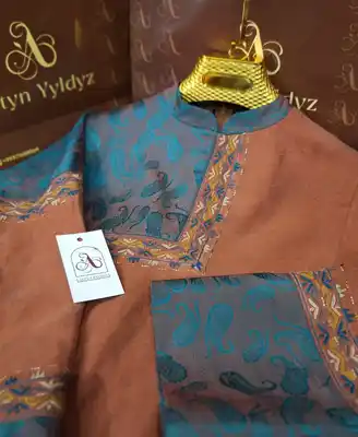 Türkmen fasonlar pombarh fasonlar Fasonlar 2025 fasonlar fason moda modalar Bezen bezen Türkmen fasonlar 2026 Türkmen fasonlar 2025 Türkmen fasonlar 2024 Türkmen fasonlar 2023 turkmenistan türkmenistan turkmen türkmen ashgabat  asgabat aşgabat balkan mary lebap dashoguz dasoguz daşoguz pombarh ponbarhat gulyupek gülýüpek stapel ştapel Gralan Çüýdeşen Abaýa Gadymy Krep Gurultaý 	Keteni Ýüpek Şifon Gipýur Lyon Welwet Atlas Kaşemir Streýç Suzana Ştapel Gülýüpek Pombarh Ýupka Gursakça Aksesuarlar Palto Penjek Okuw eşik Fata Sport eşik Uniforma Nakidka Öýme Şarf kompýuter ýaka ýaglyk Arenda köýnek 2nji el köýnek Taýyn köýnek Matalar Milli lybas milli lybaslar Toý köýnek Toý köýnekler toy koynek toy koynekler gundelik koynekler Gündelik	 
 köýnekler fata koynek Modern taze fason Eskiz koynektm turkmenkoynek türkmenkoynek fason moda moda fasonlar Iş eşik el iş	sada	ýakaly ýakasyz	keşdeli biserli	ýeňli giň nagyşly ýüregi açyk stoýka ýaka ýanly kombinasiýa 	zerli üsti aşak guşakly seçekli gysga ýeňli 