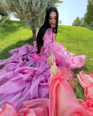 Türkmen fasonlar pombarh fasonlar Fasonlar 2025 fasonlar fason moda modalar Bezen bezen Türkmen fasonlar 2026 Türkmen fasonlar 2025 Türkmen fasonlar 2024 Türkmen fasonlar 2023 turkmenistan türkmenistan turkmen türkmen ashgabat  asgabat aşgabat balkan mary lebap dashoguz dasoguz daşoguz pombarh ponbarhat gulyupek gülýüpek stapel ştapel Gralan Çüýdeşen Abaýa Gadymy Krep Gurultaý 	Keteni Ýüpek Şifon Gipýur Lyon Welwet Atlas Kaşemir Streýç Suzana Ştapel Gülýüpek Pombarh Ýupka Gursakça Aksesuarlar Palto Penjek Okuw eşik Fata Sport eşik Uniforma Nakidka Öýme Şarf kompýuter ýaka ýaglyk Arenda köýnek 2nji el köýnek Taýyn köýnek Matalar Milli lybas milli lybaslar Toý köýnek Toý köýnekler toy koynek toy koynekler gundelik koynekler Gündelik	 
 köýnekler fata koynek Modern taze fason Eskiz koynektm turkmenkoynek türkmenkoynek fason moda moda fasonlar Iş eşik el iş	sada	ýakaly ýakasyz	keşdeli biserli	ýeňli giň nagyşly ýüregi açyk stoýka ýaka ýanly kombinasiýa 	zerli üsti aşak guşakly seçekli gysga ýeňli Şifon Toý köýnek, Modern sada  Gülgüne, Gyzyl, Mämişi