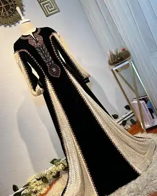 Türkmen fasonlar pombarh fasonlar Fasonlar 2025 fasonlar fason moda modalar Bezen bezen Türkmen fasonlar 2026 Türkmen fasonlar 2025 Türkmen fasonlar 2024 Türkmen fasonlar 2023 turkmenistan türkmenistan turkmen türkmen ashgabat  asgabat aşgabat balkan mary lebap dashoguz dasoguz daşoguz pombarh ponbarhat gulyupek gülýüpek stapel ştapel Gralan Çüýdeşen Abaýa Gadymy Krep Gurultaý 	Keteni Ýüpek Şifon Gipýur Lyon Welwet Atlas Kaşemir Streýç Suzana Ştapel Gülýüpek Pombarh Ýupka Gursakça Aksesuarlar Palto Penjek Okuw eşik Fata Sport eşik Uniforma Nakidka Öýme Şarf kompýuter ýaka ýaglyk Arenda köýnek 2nji el köýnek Taýyn köýnek Matalar Milli lybas milli lybaslar Toý köýnek Toý köýnekler toy koynek toy koynekler gundelik koynekler Gündelik	 
 köýnekler fata koynek Modern taze fason Eskiz koynektm turkmenkoynek türkmenkoynek fason moda moda fasonlar Iş eşik el iş	sada	ýakaly ýakasyz	keşdeli biserli	ýeňli giň nagyşly ýüregi açyk stoýka ýaka ýanly kombinasiýa 	zerli üsti aşak guşakly seçekli gysga ýeňli Toý köýnek el iş, ýakaly  Gara, Bežewyý