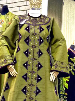 Türkmen fasonlar pombarh fasonlar Fasonlar 2025 fasonlar fason moda modalar Bezen bezen Türkmen fasonlar 2026 Türkmen fasonlar 2025 Türkmen fasonlar 2024 Türkmen fasonlar 2023 turkmenistan türkmenistan turkmen türkmen ashgabat  asgabat aşgabat balkan mary lebap dashoguz dasoguz daşoguz pombarh ponbarhat gulyupek gülýüpek stapel ştapel Gralan Çüýdeşen Abaýa Gadymy Krep Gurultaý 	Keteni Ýüpek Şifon Gipýur Lyon Welwet Atlas Kaşemir Streýç Suzana Ştapel Gülýüpek Pombarh Ýupka Gursakça Aksesuarlar Palto Penjek Okuw eşik Fata Sport eşik Uniforma Nakidka Öýme Şarf kompýuter ýaka ýaglyk Arenda köýnek 2nji el köýnek Taýyn köýnek Matalar Milli lybas milli lybaslar Toý köýnek Toý köýnekler toy koynek toy koynekler gundelik koynekler Gündelik	 
 köýnekler fata koynek Modern taze fason Eskiz koynektm turkmenkoynek türkmenkoynek fason moda moda fasonlar Iş eşik el iş	sada	ýakaly ýakasyz	keşdeli biserli	ýeňli giň nagyşly ýüregi açyk stoýka ýaka ýanly kombinasiýa 	zerli üsti aşak guşakly seçekli gysga ýeňli Keteni Toý köýnek, Milli lybas el iş, keşdeli, ýakaly, ýeňli, giň, nagyşly 17-25, 26-35, 35+ Haki guyz