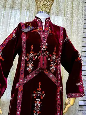 Türkmen fasonlar pombarh fasonlar Fasonlar 2025 fasonlar fason moda modalar Bezen bezen Türkmen fasonlar 2026 Türkmen fasonlar 2025 Türkmen fasonlar 2024 Türkmen fasonlar 2023 turkmenistan türkmenistan turkmen türkmen ashgabat  asgabat aşgabat balkan mary lebap dashoguz dasoguz daşoguz pombarh ponbarhat gulyupek gülýüpek stapel ştapel Gralan Çüýdeşen Abaýa Gadymy Krep Gurultaý 	Keteni Ýüpek Şifon Gipýur Lyon Welwet Atlas Kaşemir Streýç Suzana Ştapel Gülýüpek Pombarh Ýupka Gursakça Aksesuarlar Palto Penjek Okuw eşik Fata Sport eşik Uniforma Nakidka Öýme Şarf kompýuter ýaka ýaglyk Arenda köýnek 2nji el köýnek Taýyn köýnek Matalar Milli lybas milli lybaslar Toý köýnek Toý köýnekler toy koynek toy koynekler gundelik koynekler Gündelik	 
 köýnekler fata koynek Modern taze fason Eskiz koynektm turkmenkoynek türkmenkoynek fason moda moda fasonlar Iş eşik el iş	sada	ýakaly ýakasyz	keşdeli biserli	ýeňli giň nagyşly ýüregi açyk stoýka ýaka ýanly kombinasiýa 	zerli üsti aşak guşakly seçekli gysga ýeňli Panbarhat (Pombarh) Toý köýnek, Milli lybas, Uçurym köýnek el iş, keşdeli, ýakaly, ýeňli, giň, nagyşly 17-25, 26-35, 35+ Goýy-gyzyl guyz