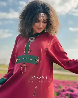 Türkmen fasonlar pombarh fasonlar Fasonlar 2025 fasonlar fason moda modalar Bezen bezen Türkmen fasonlar 2026 Türkmen fasonlar 2025 Türkmen fasonlar 2024 Türkmen fasonlar 2023 turkmenistan türkmenistan turkmen türkmen ashgabat  asgabat aşgabat balkan mary lebap dashoguz dasoguz daşoguz pombarh ponbarhat gulyupek gülýüpek stapel ştapel Gralan Çüýdeşen Abaýa Gadymy Krep Gurultaý 	Keteni Ýüpek Şifon Gipýur Lyon Welwet Atlas Kaşemir Streýç Suzana Ştapel Gülýüpek Pombarh Ýupka Gursakça Aksesuarlar Palto Penjek Okuw eşik Fata Sport eşik Uniforma Nakidka Öýme Şarf kompýuter ýaka ýaglyk Arenda köýnek 2nji el köýnek Taýyn köýnek Matalar Milli lybas milli lybaslar Toý köýnek Toý köýnekler toy koynek toy koynekler gundelik koynekler Gündelik	 
 köýnekler fata koynek Modern taze fason Eskiz koynektm turkmenkoynek türkmenkoynek fason moda moda fasonlar Iş eşik el iş	sada	ýakaly ýakasyz	keşdeli biserli	ýeňli giň nagyşly ýüregi açyk stoýka ýaka ýanly kombinasiýa 	zerli üsti aşak guşakly seçekli gysga ýeňli Lyon Toý köýnek, Gündelik ýakaly  Gyzyl