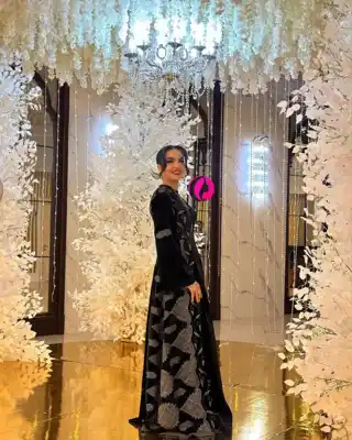 Türkmen fasonlar pombarh fasonlar Fasonlar 2025 fasonlar fason moda modalar Bezen bezen Türkmen fasonlar 2026 Türkmen fasonlar 2025 Türkmen fasonlar 2024 Türkmen fasonlar 2023 turkmenistan türkmenistan turkmen türkmen ashgabat  asgabat aşgabat balkan mary lebap dashoguz dasoguz daşoguz pombarh ponbarhat gulyupek gülýüpek stapel ştapel Gralan Çüýdeşen Abaýa Gadymy Krep Gurultaý 	Keteni Ýüpek Şifon Gipýur Lyon Welwet Atlas Kaşemir Streýç Suzana Ştapel Gülýüpek Pombarh Ýupka Gursakça Aksesuarlar Palto Penjek Okuw eşik Fata Sport eşik Uniforma Nakidka Öýme Şarf kompýuter ýaka ýaglyk Arenda köýnek 2nji el köýnek Taýyn köýnek Matalar Milli lybas milli lybaslar Toý köýnek Toý köýnekler toy koynek toy koynekler gundelik koynekler Gündelik	 
 köýnekler fata koynek Modern taze fason Eskiz koynektm turkmenkoynek türkmenkoynek fason moda moda fasonlar Iş eşik el iş	sada	ýakaly ýakasyz	keşdeli biserli	ýeňli giň nagyşly ýüregi açyk stoýka ýaka ýanly kombinasiýa 	zerli üsti aşak guşakly seçekli gysga ýeňli Suzana Toý köýnek ýakasyz, biserli  Gara