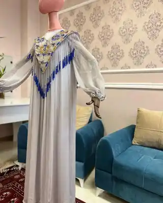 Türkmen fasonlar pombarh fasonlar Fasonlar 2025 fasonlar fason moda modalar Bezen bezen Türkmen fasonlar 2026 Türkmen fasonlar 2025 Türkmen fasonlar 2024 Türkmen fasonlar 2023 turkmenistan türkmenistan turkmen türkmen ashgabat  asgabat aşgabat balkan mary lebap dashoguz dasoguz daşoguz pombarh ponbarhat gulyupek gülýüpek stapel ştapel Gralan Çüýdeşen Abaýa Gadymy Krep Gurultaý 	Keteni Ýüpek Şifon Gipýur Lyon Welwet Atlas Kaşemir Streýç Suzana Ştapel Gülýüpek Pombarh Ýupka Gursakça Aksesuarlar Palto Penjek Okuw eşik Fata Sport eşik Uniforma Nakidka Öýme Şarf kompýuter ýaka ýaglyk Arenda köýnek 2nji el köýnek Taýyn köýnek Matalar Milli lybas milli lybaslar Toý köýnek Toý köýnekler toy koynek toy koynekler gundelik koynekler Gündelik	 
 köýnekler fata koynek Modern taze fason Eskiz koynektm turkmenkoynek türkmenkoynek fason moda moda fasonlar Iş eşik el iş	sada	ýakaly ýakasyz	keşdeli biserli	ýeňli giň nagyşly ýüregi açyk stoýka ýaka ýanly kombinasiýa 	zerli üsti aşak guşakly seçekli gysga ýeňli Lyon Toý köýnek, Milli lybas el iş