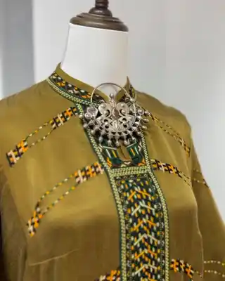 Türkmen fasonlar pombarh fasonlar Fasonlar 2025 fasonlar fason moda modalar Bezen bezen Türkmen fasonlar 2026 Türkmen fasonlar 2025 Türkmen fasonlar 2024 Türkmen fasonlar 2023 turkmenistan türkmenistan turkmen türkmen ashgabat  asgabat aşgabat balkan mary lebap dashoguz dasoguz daşoguz pombarh ponbarhat gulyupek gülýüpek stapel ştapel Gralan Çüýdeşen Abaýa Gadymy Krep Gurultaý 	Keteni Ýüpek Şifon Gipýur Lyon Welwet Atlas Kaşemir Streýç Suzana Ştapel Gülýüpek Pombarh Ýupka Gursakça Aksesuarlar Palto Penjek Okuw eşik Fata Sport eşik Uniforma Nakidka Öýme Şarf kompýuter ýaka ýaglyk Arenda köýnek 2nji el köýnek Taýyn köýnek Matalar Milli lybas milli lybaslar Toý köýnek Toý köýnekler toy koynek toy koynekler gundelik koynekler Gündelik	 
 köýnekler fata koynek Modern taze fason Eskiz koynektm turkmenkoynek türkmenkoynek fason moda moda fasonlar Iş eşik el iş	sada	ýakaly ýakasyz	keşdeli biserli	ýeňli giň nagyşly ýüregi açyk stoýka ýaka ýanly kombinasiýa 	zerli üsti aşak guşakly seçekli gysga ýeňli Gülýüpek Toý köýnek el iş, ýakaly  Altyn