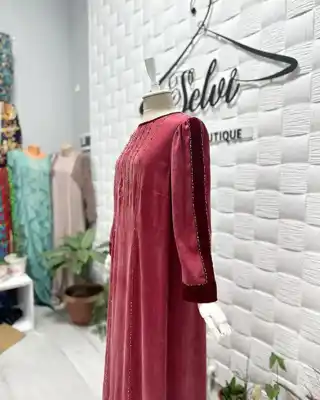 Türkmen fasonlar pombarh fasonlar Fasonlar 2025 fasonlar fason moda modalar Bezen bezen Türkmen fasonlar 2026 Türkmen fasonlar 2025 Türkmen fasonlar 2024 Türkmen fasonlar 2023 turkmenistan türkmenistan turkmen türkmen ashgabat  asgabat aşgabat balkan mary lebap dashoguz dasoguz daşoguz pombarh ponbarhat gulyupek gülýüpek stapel ştapel Gralan Çüýdeşen Abaýa Gadymy Krep Gurultaý 	Keteni Ýüpek Şifon Gipýur Lyon Welwet Atlas Kaşemir Streýç Suzana Ştapel Gülýüpek Pombarh Ýupka Gursakça Aksesuarlar Palto Penjek Okuw eşik Fata Sport eşik Uniforma Nakidka Öýme Şarf kompýuter ýaka ýaglyk Arenda köýnek 2nji el köýnek Taýyn köýnek Matalar Milli lybas milli lybaslar Toý köýnek Toý köýnekler toy koynek toy koynekler gundelik koynekler Gündelik	 
 köýnekler fata koynek Modern taze fason Eskiz koynektm turkmenkoynek türkmenkoynek fason moda moda fasonlar Iş eşik el iş	sada	ýakaly ýakasyz	keşdeli biserli	ýeňli giň nagyşly ýüregi açyk stoýka ýaka ýanly kombinasiýa 	zerli üsti aşak guşakly seçekli gysga ýeňli Gülýüpek Toý köýnek el iş, sada  Gara, Gülgüne, Benewşe, Gyzyl, Goýy-gök