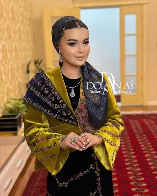 Türkmen fasonlar pombarh fasonlar Fasonlar 2025 fasonlar fason moda modalar Bezen bezen Türkmen fasonlar 2026 Türkmen fasonlar 2025 Türkmen fasonlar 2024 Türkmen fasonlar 2023 turkmenistan türkmenistan turkmen türkmen ashgabat  asgabat aşgabat balkan mary lebap dashoguz dasoguz daşoguz pombarh ponbarhat gulyupek gülýüpek stapel ştapel Gralan Çüýdeşen Abaýa Gadymy Krep Gurultaý 	Keteni Ýüpek Şifon Gipýur Lyon Welwet Atlas Kaşemir Streýç Suzana Ştapel Gülýüpek Pombarh Ýupka Gursakça Aksesuarlar Palto Penjek Okuw eşik Fata Sport eşik Uniforma Nakidka Öýme Şarf kompýuter ýaka ýaglyk Arenda köýnek 2nji el köýnek Taýyn köýnek Matalar Milli lybas milli lybaslar Toý köýnek Toý köýnekler toy koynek toy koynekler gundelik koynekler Gündelik	 
 köýnekler fata koynek Modern taze fason Eskiz koynektm turkmenkoynek türkmenkoynek fason moda moda fasonlar Iş eşik el iş	sada	ýakaly ýakasyz	keşdeli biserli	ýeňli giň nagyşly ýüregi açyk stoýka ýaka ýanly kombinasiýa 	zerli üsti aşak guşakly seçekli gysga ýeňli Panbarhat (Pombarh) Toý köýnek, Modern el iş, ýakasyz, biserli, ýeňli, giň, nagyşly 26-35 Gara, Altyn, #4B2C75 yaz, guyz, gysh