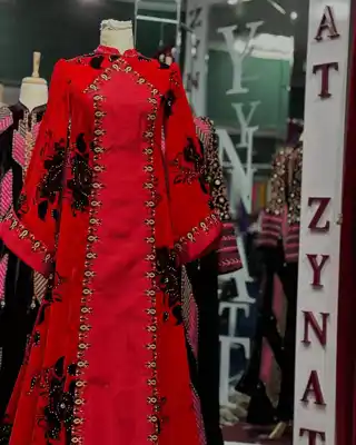 Türkmen fasonlar pombarh fasonlar Fasonlar 2025 fasonlar fason moda modalar Bezen bezen Türkmen fasonlar 2026 Türkmen fasonlar 2025 Türkmen fasonlar 2024 Türkmen fasonlar 2023 turkmenistan türkmenistan turkmen türkmen ashgabat  asgabat aşgabat balkan mary lebap dashoguz dasoguz daşoguz pombarh ponbarhat gulyupek gülýüpek stapel ştapel Gralan Çüýdeşen Abaýa Gadymy Krep Gurultaý 	Keteni Ýüpek Şifon Gipýur Lyon Welwet Atlas Kaşemir Streýç Suzana Ştapel Gülýüpek Pombarh Ýupka Gursakça Aksesuarlar Palto Penjek Okuw eşik Fata Sport eşik Uniforma Nakidka Öýme Şarf kompýuter ýaka ýaglyk Arenda köýnek 2nji el köýnek Taýyn köýnek Matalar Milli lybas milli lybaslar Toý köýnek Toý köýnekler toy koynek toy koynekler gundelik koynekler Gündelik	 
 köýnekler fata koynek Modern taze fason Eskiz koynektm turkmenkoynek türkmenkoynek fason moda moda fasonlar Iş eşik el iş	sada	ýakaly ýakasyz	keşdeli biserli	ýeňli giň nagyşly ýüregi açyk stoýka ýaka ýanly kombinasiýa 	zerli üsti aşak guşakly seçekli gysga ýeňli Keteni, Panbarhat (Pombarh) Toý köýnek el iş, ýakasyz, ýeňli, giň, kombinasiýa 17-25, 26-35 Gara, Gyzyl yaz, guyz, gysh